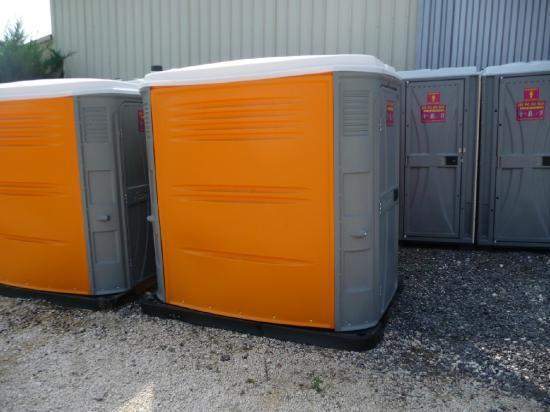 Location de toilettes mobiles pour événement Aigaliers