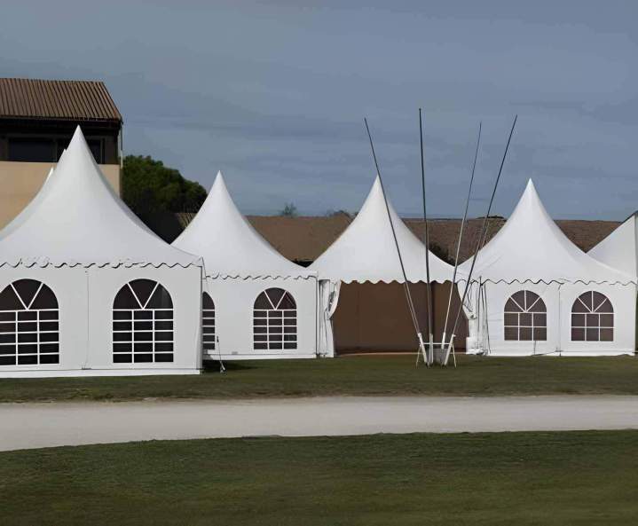 Location chapiteaux de type pagode Aigaliers