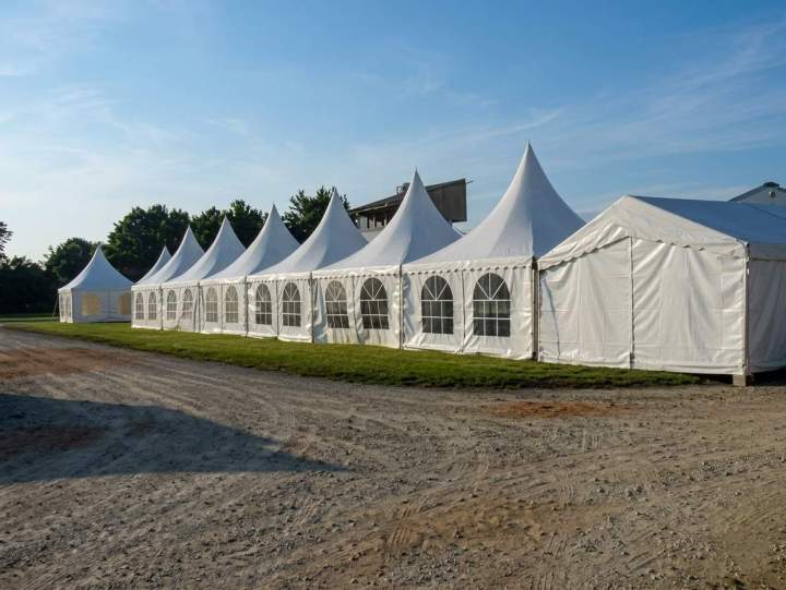Location tentes et chapiteaux Aigaliers