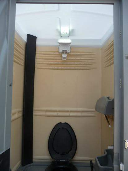 Cabine WC mobile pour public Aigaliers