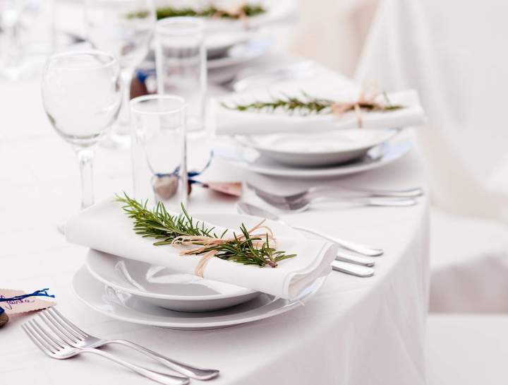 Location tables pour événements Aigaliers